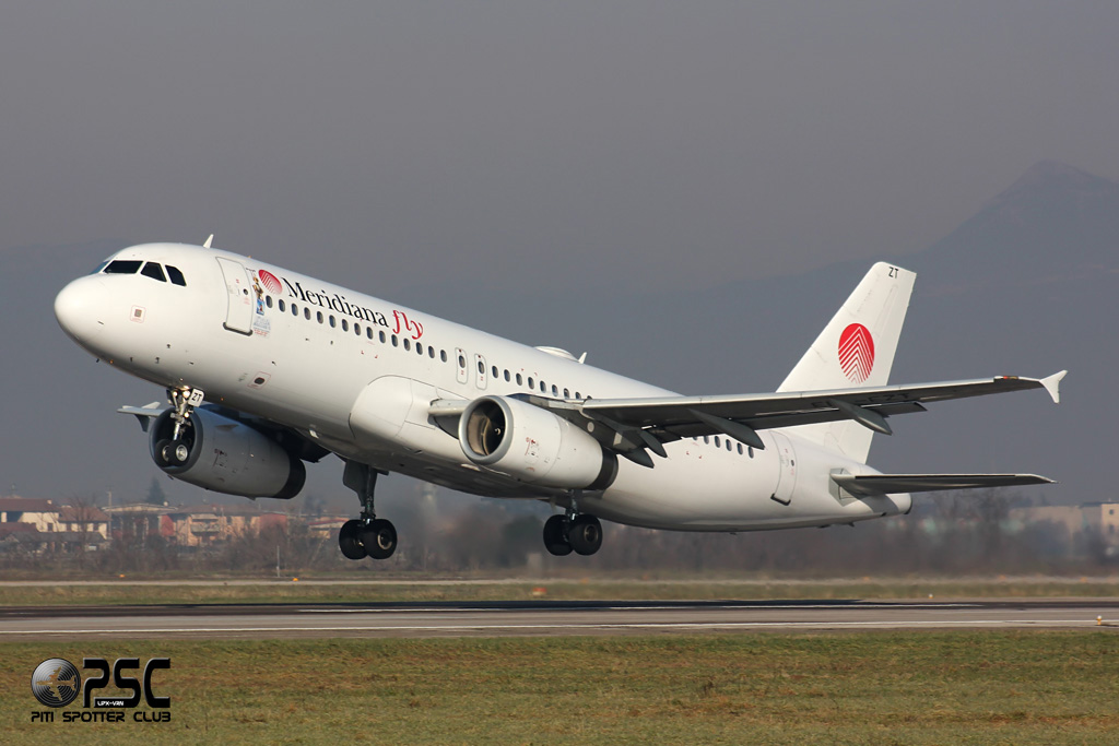 EI-EZT  A320-232  1896  Meridiana Fly  @ Aeroporto di Verona © Piti Spotter Club Verona 