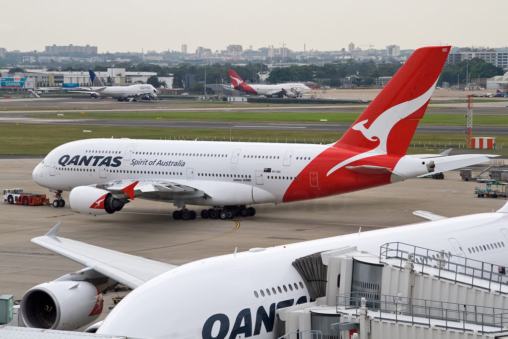 VH-OQC A380-842 22 QANTAS @ Sydney Airport 16.11.2011 © Piti Spotter Club Verona