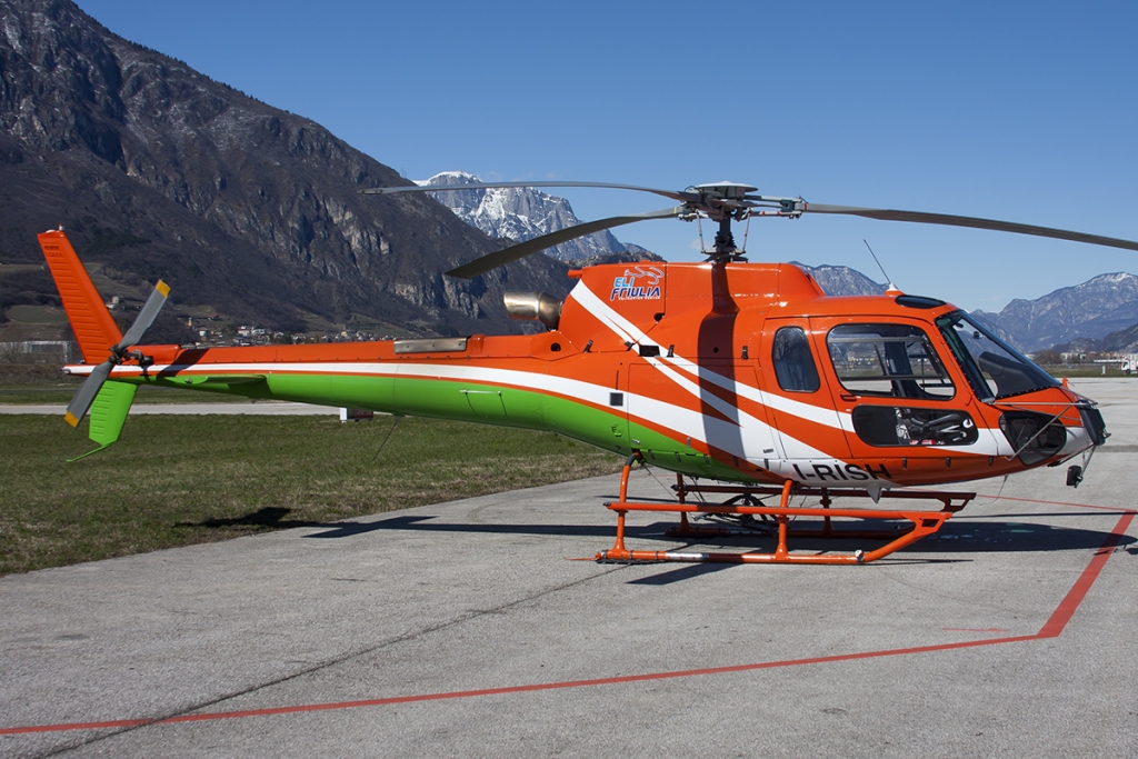 I-RISH - Eurocopter AS-350B-3 Ecureuil - Elifriulia @ Aeroporto di Trento © Piti Spotter Club Verona