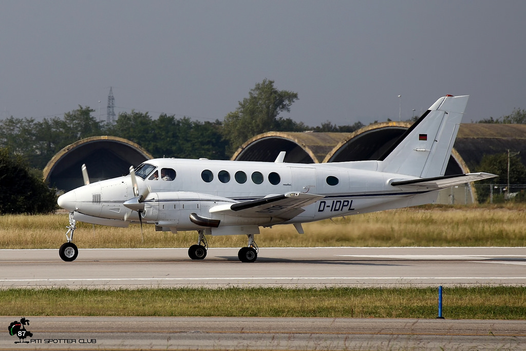 D-IDPL Beech B100 BE-29 - @ Aeroporto di Verona - 30/09/2016 © Piti Spotter Club Verona