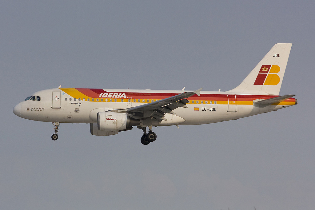 EC-JDL A319-111 2365 Iberia Líneas Aéreas de España @ Venezia Airport 11.06.2012 © Piti Spotter Club Verona
