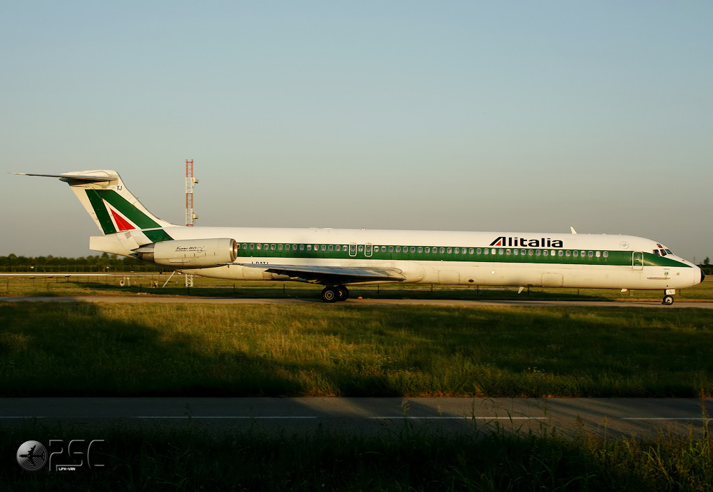 McDonnell Douglas MD-80/90 - MSN 53227 - I-DATJ @ Aeroporto di Verona © Piti Spotter Club Verona