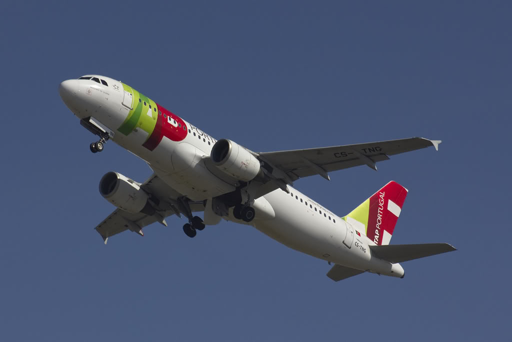 CS-TNG A320-214 945 TAP Portugal - Transportes Aéreos Portugueses @ Bologna Airport 10.03.2012 © Piti Spotter Club Verona