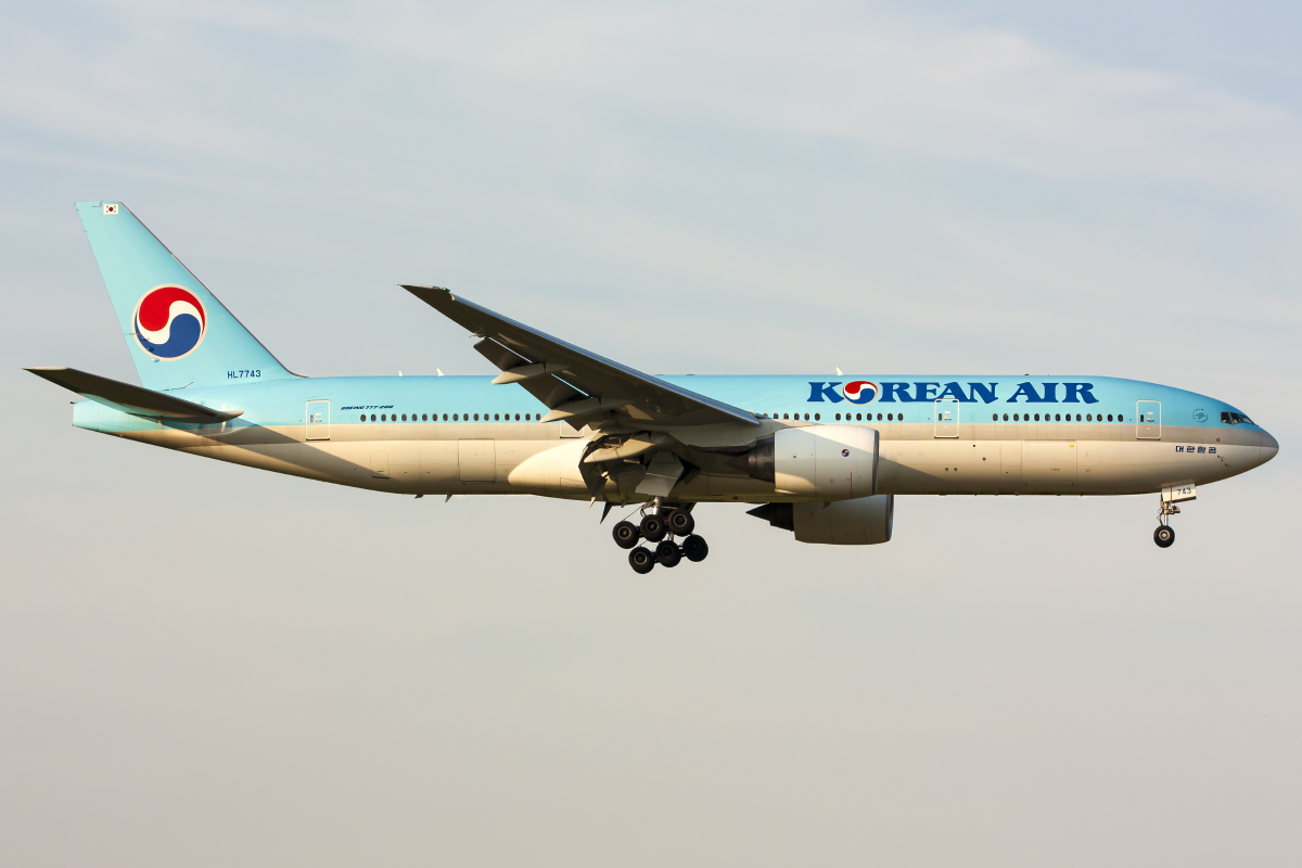 HL7743 B777-2B5ER 34208/584 Korean Air @ Zurich Airport 20.07.2013 © Piti Spotter Club Verona