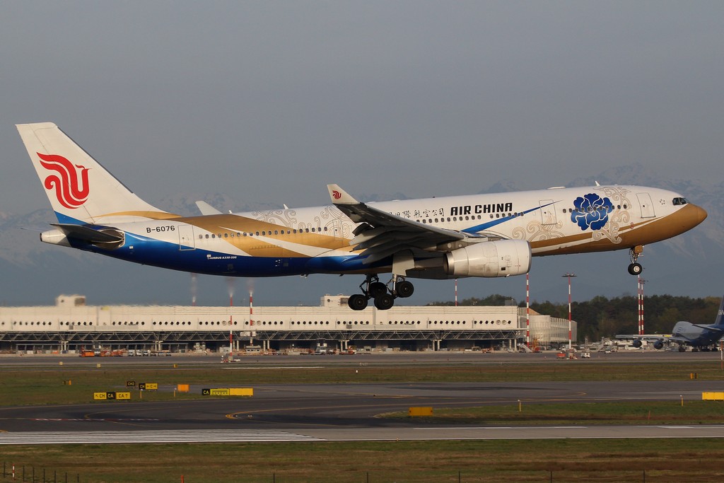 B-6076 A330-243 797 Air China @ Milano Malpensa Airport 14.04.2015 © Piti Spotter Club Verona