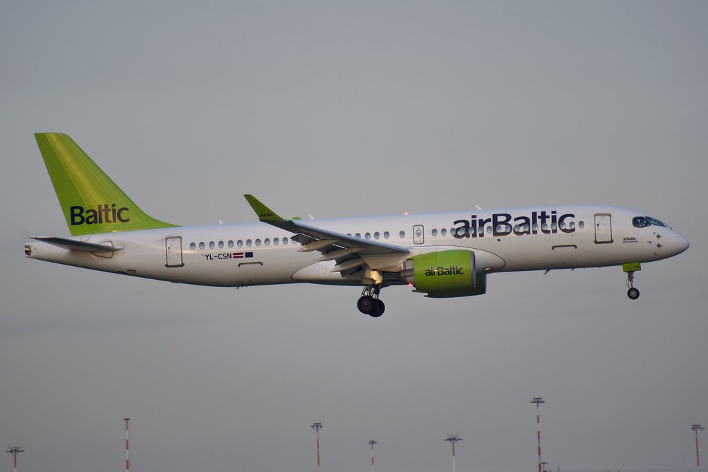 YL-CSN Airbus A220-300 55043  PW1524G-3 Sigulda airBaltic (CMB Financial Leasing) 2018 @ Milano Malpensa MXP 07 2025 © Piti Spotter Club Verona