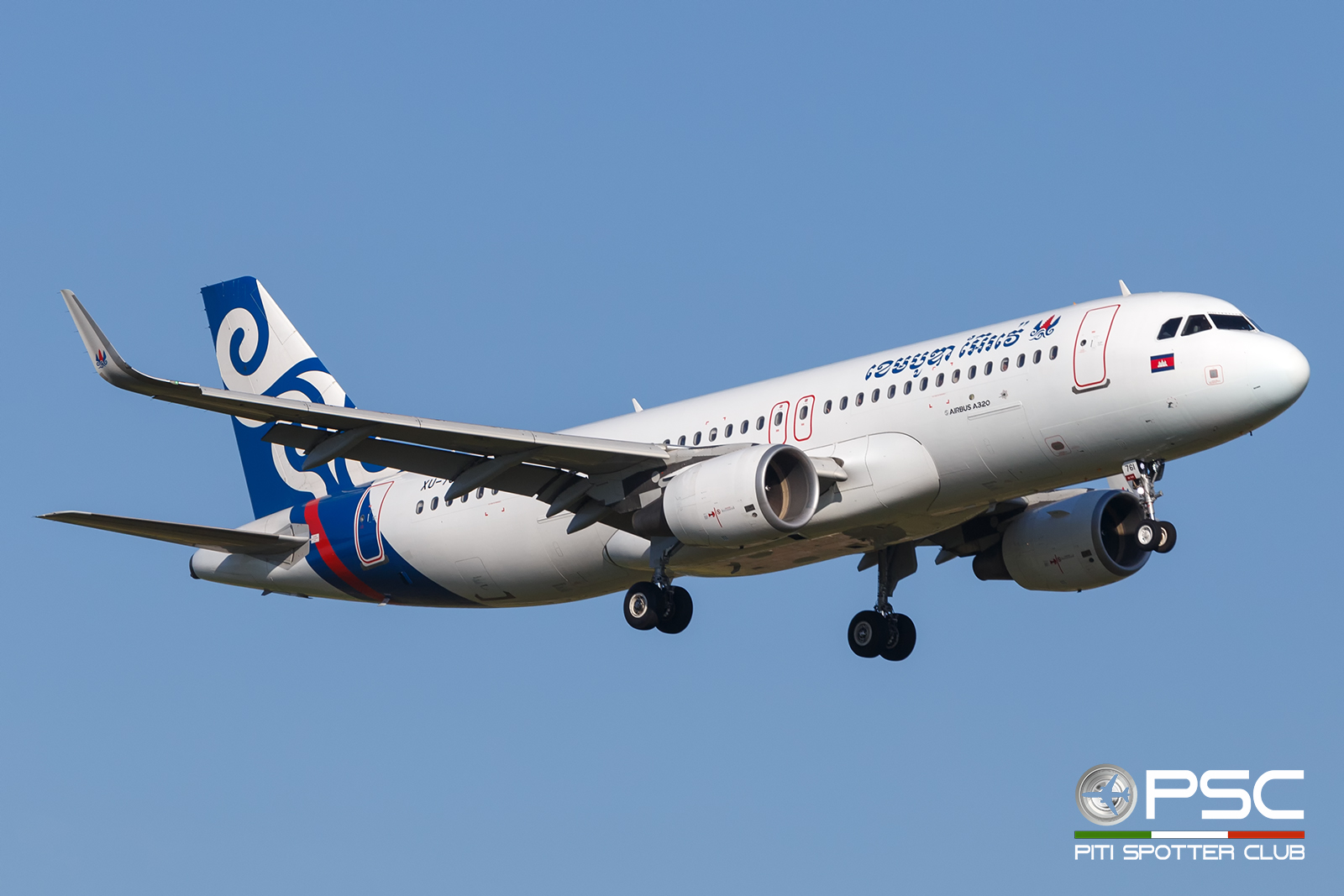 Una presenza clamorosamente “insolita” al Catullo: l'A320 di Cambodia Airways in volo per Arkia
