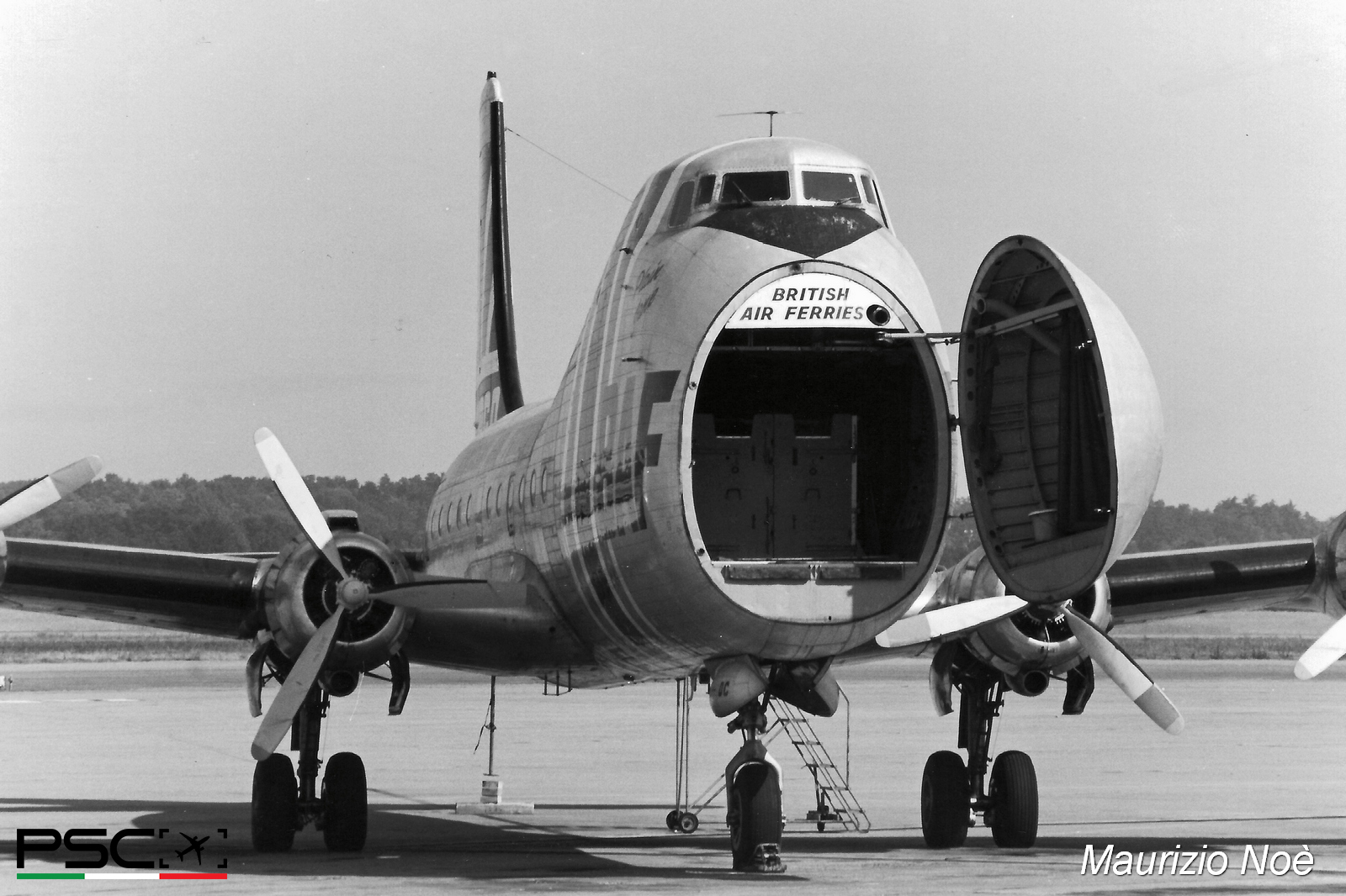 G-ASDC Aviation Traders ATL-98 Carvair 10273  R-2000-7M2 British Air Ferries  1943 © collezione Maurizio Noè p.g.c. - Piti Spotter Club Verona
