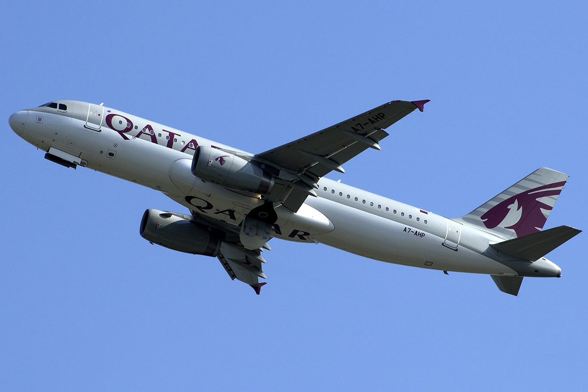A7-AHP A320-232 4858 Qatar Airways @ Venice Airport 05.09.2014  © Piti Spotter Club Verona