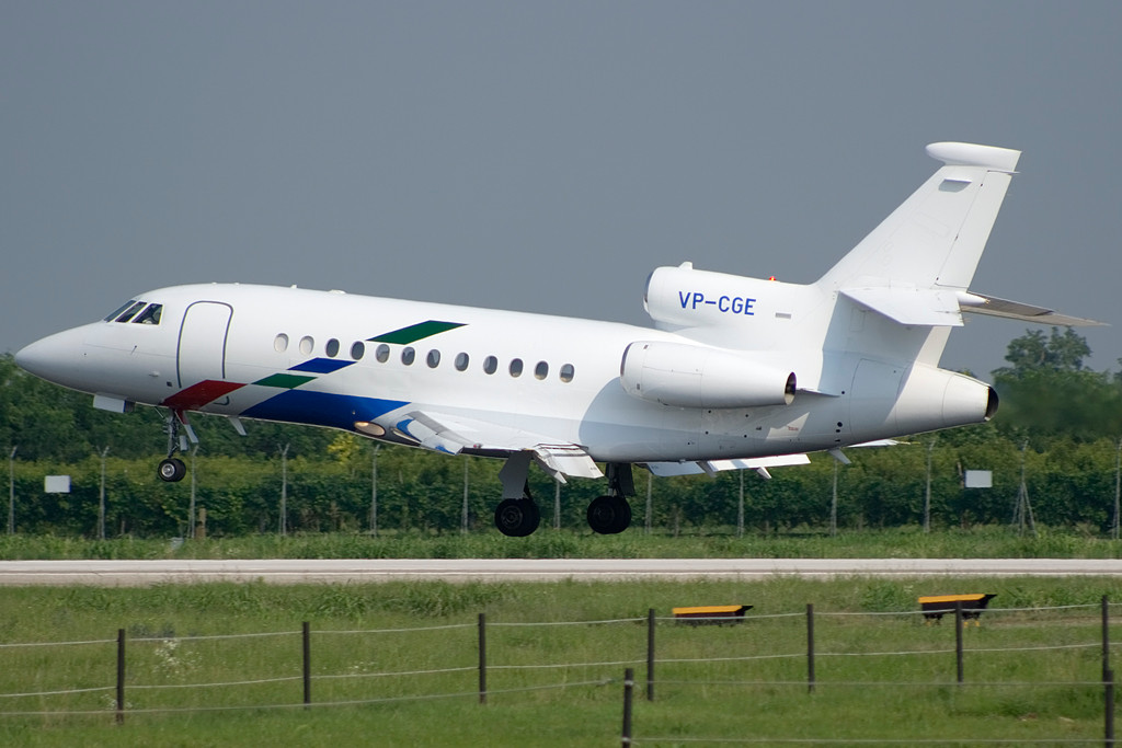 VP-CGE Falcon 900EX 73 Volkswagenwerke AG