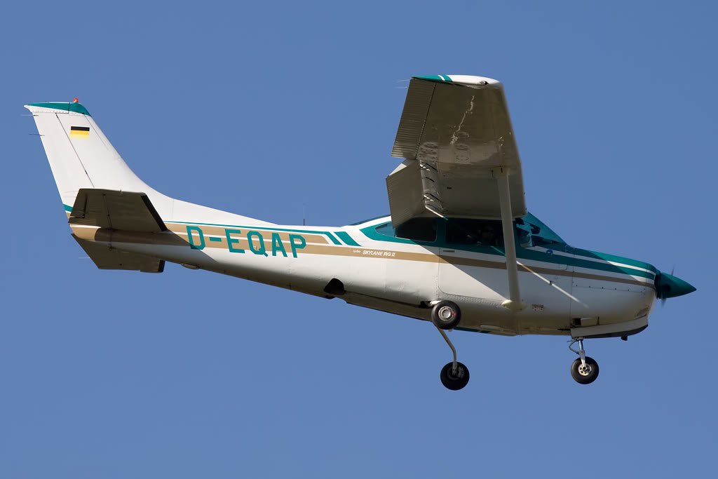 D-EQAP Cessna TR182 Turbo Skylane RG C82T R18201179 @ Rimini Airport 20.08.2011 © Piti Spotter Club Verona