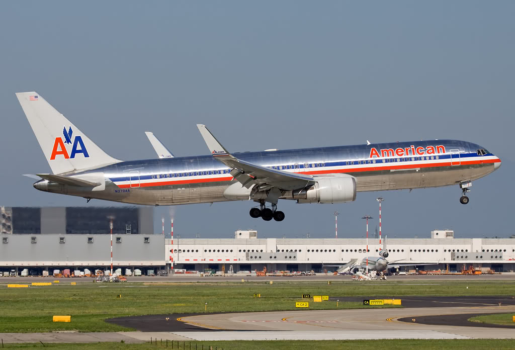 N370AA B767-323ER 25197/425 American Airlines @ Milano Malpensa Airport 26.06.2011 © Piti Spotter Club Verona