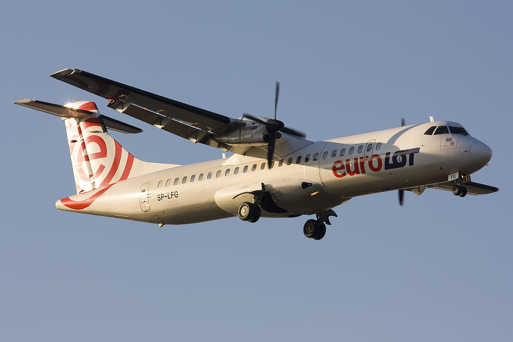 SP-LFG ATR72-202 411 EuroLOT @ Treviso Airport 14.01.2012 © Piti Spotter Club Verona