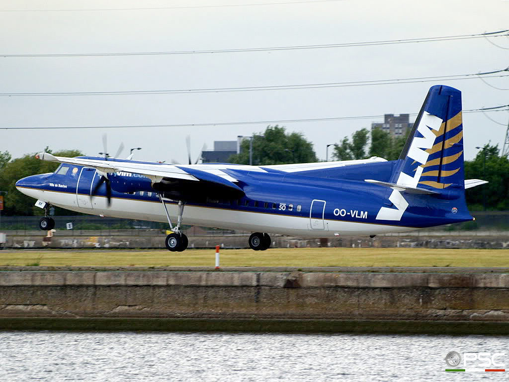 OO-VLM Fokker 50 20135 VLM Airlines - Vlaamse Luchttransport Maatschappij @ London City Airport 22.05.2009 © Piti Spotter Club Verona