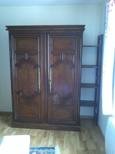 La même armoire finie