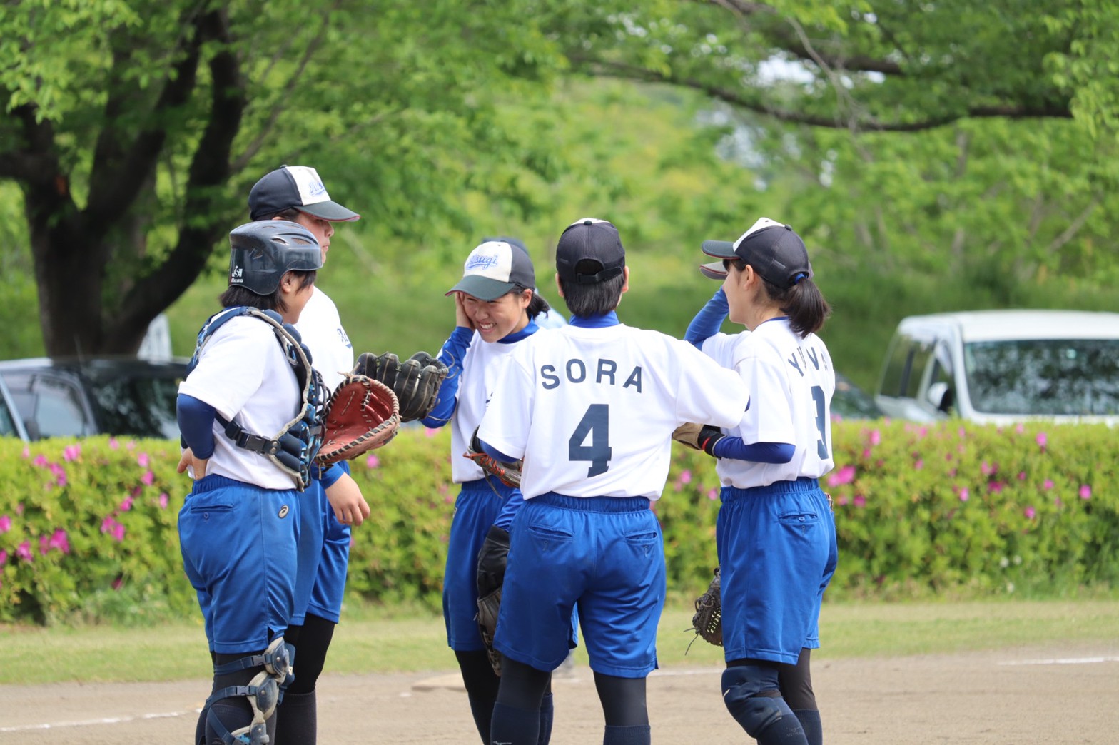 野洲高校練習着 野洲高校、初蹴り。 セクシーフットボール旋風を巻き起こした