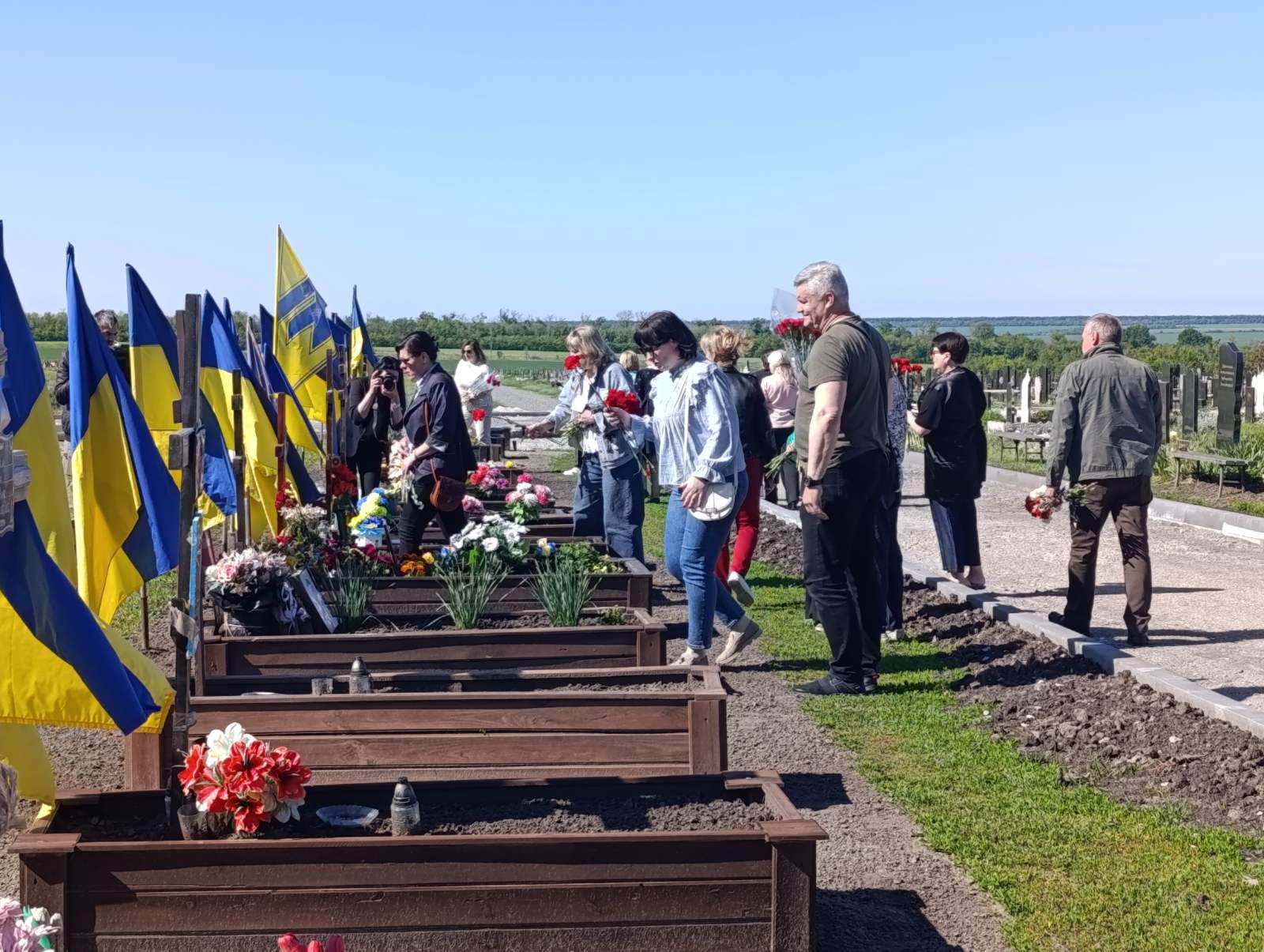 Герої не вмирають: освітяни громади вшанували пам’ять полеглих захисників України