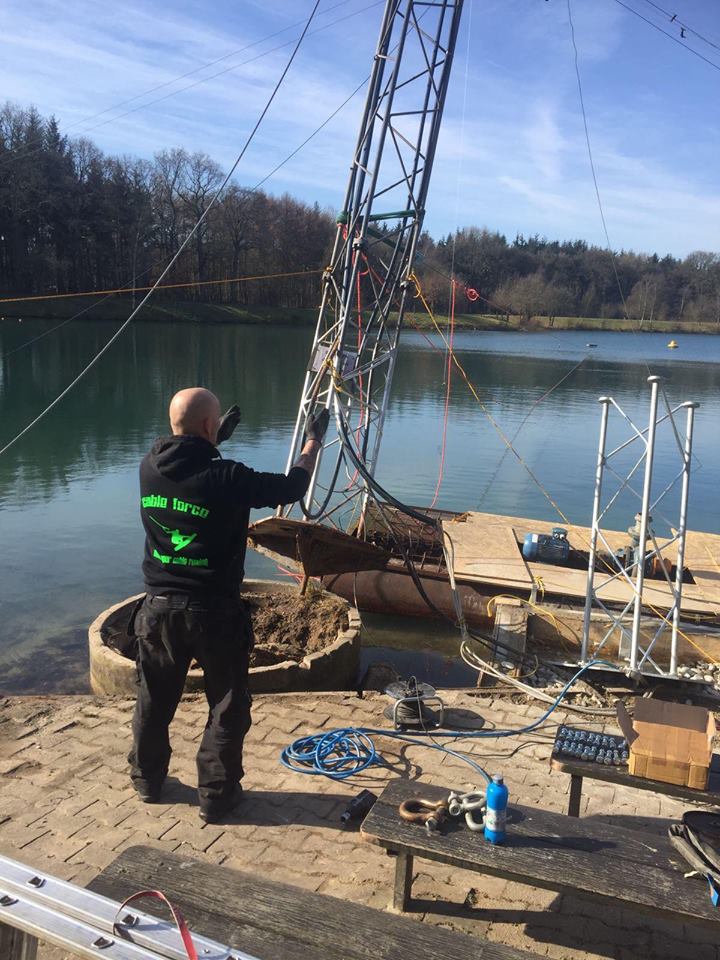 Dankern Motormast versetzt 