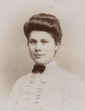 Céleste Sallé à 21 ans en 1910