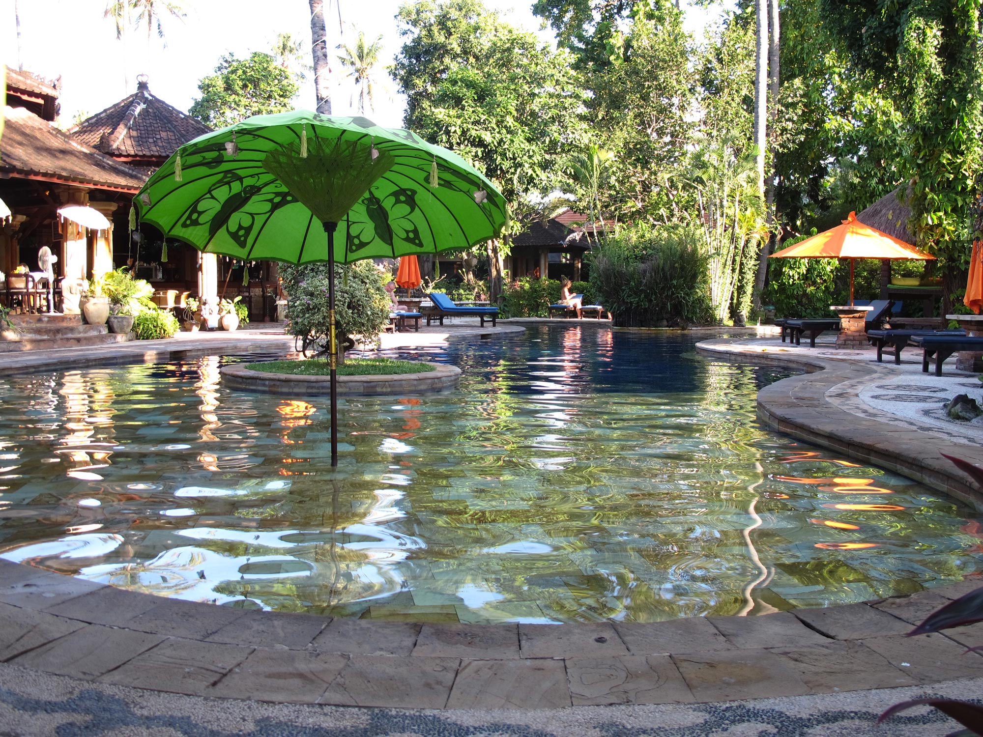 La piscina del Rambutan Hotel a Lovina Bali (Photo by Gabriele Ferrando)