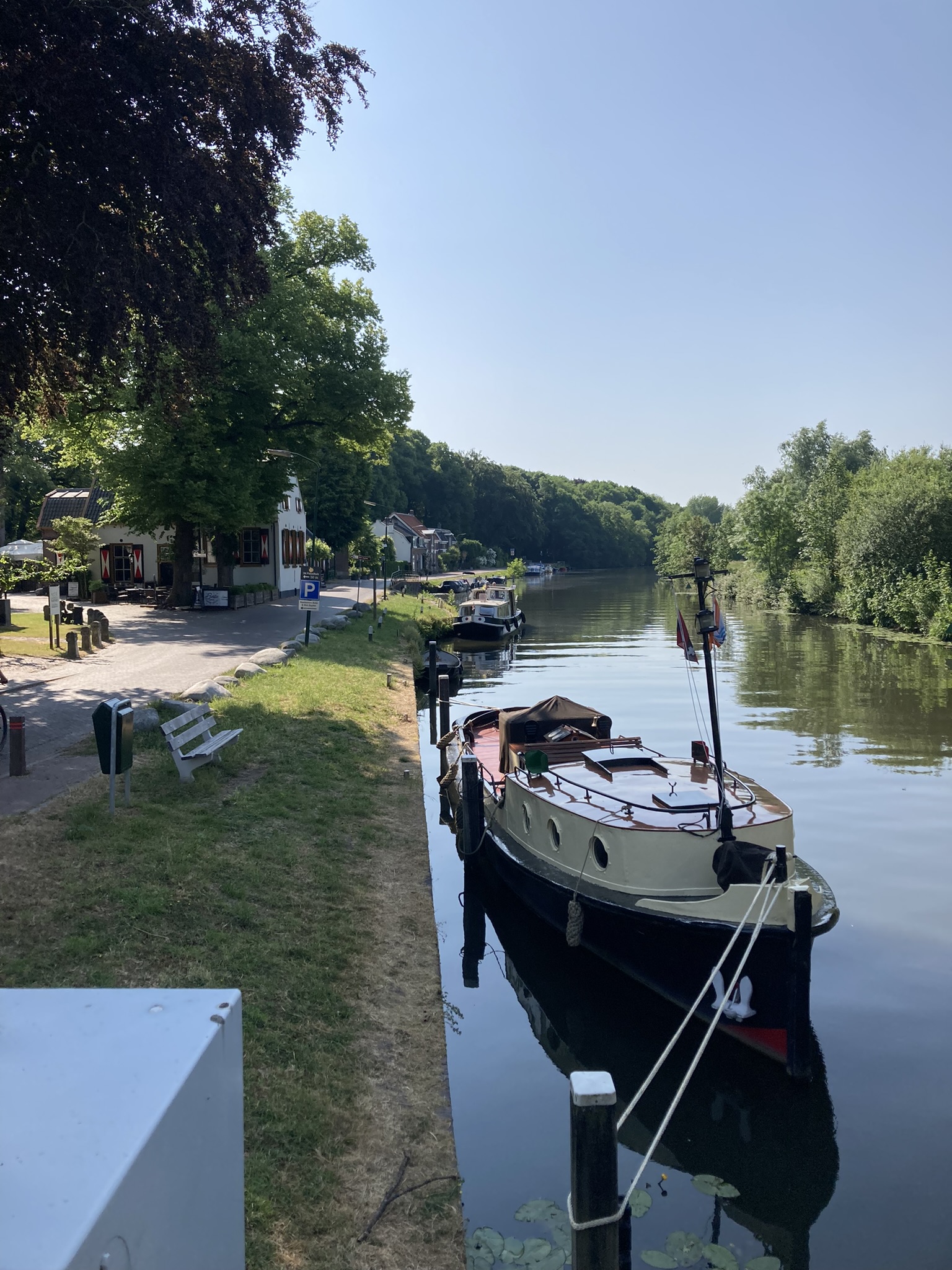 Bikepacking Niederlande - Radweg am Kanal bei Utrecht – flache Strecke durch Mittelholland Richtung Amsterdam, ideal für Bikepacking und Mehrtagestour Niederlande.