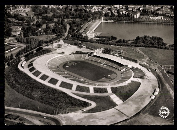 Das Stadion nach der Fertigstellung 1954