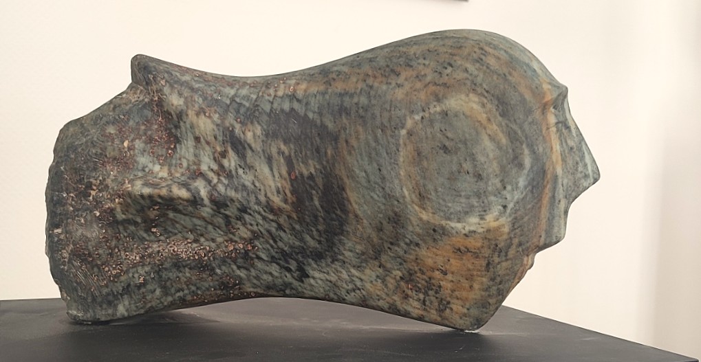 Heidrun Feistner: Elbegott / Stein / Länge 36 cm / 2025 / Foto HF