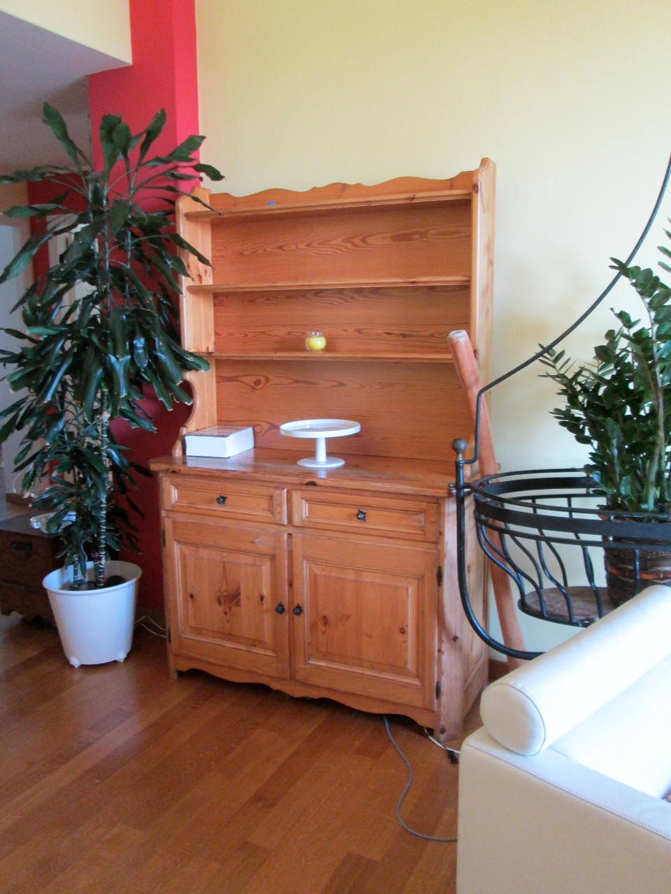Prima: Credenza stile tirolese