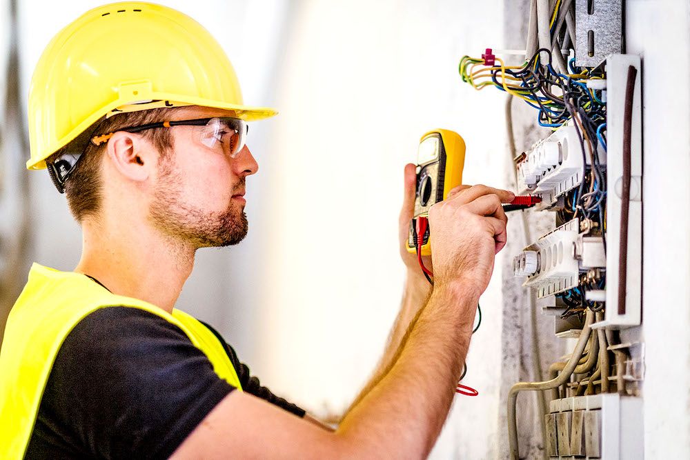 ¿Cuánto gana un electricista?