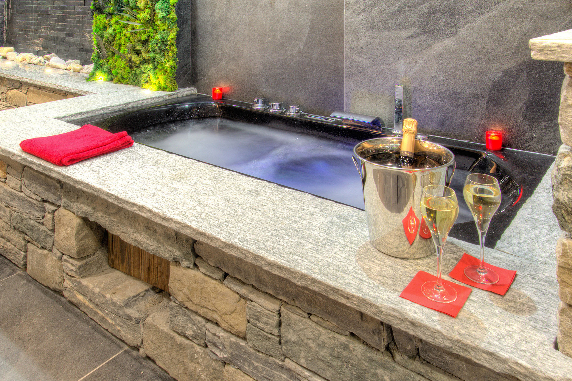 Sprudelbecken im Chalet Diamant du Paradis 