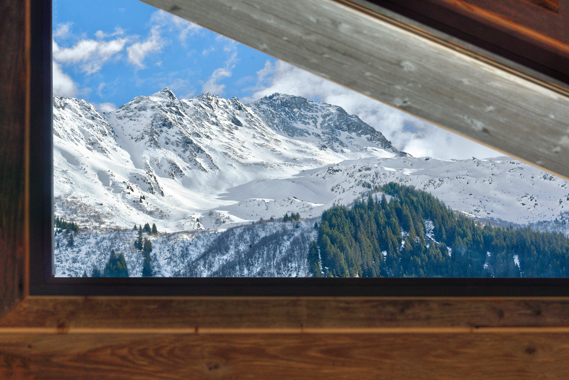 ferienhaus foto panorama blick auf schneeberge von essbereich aus