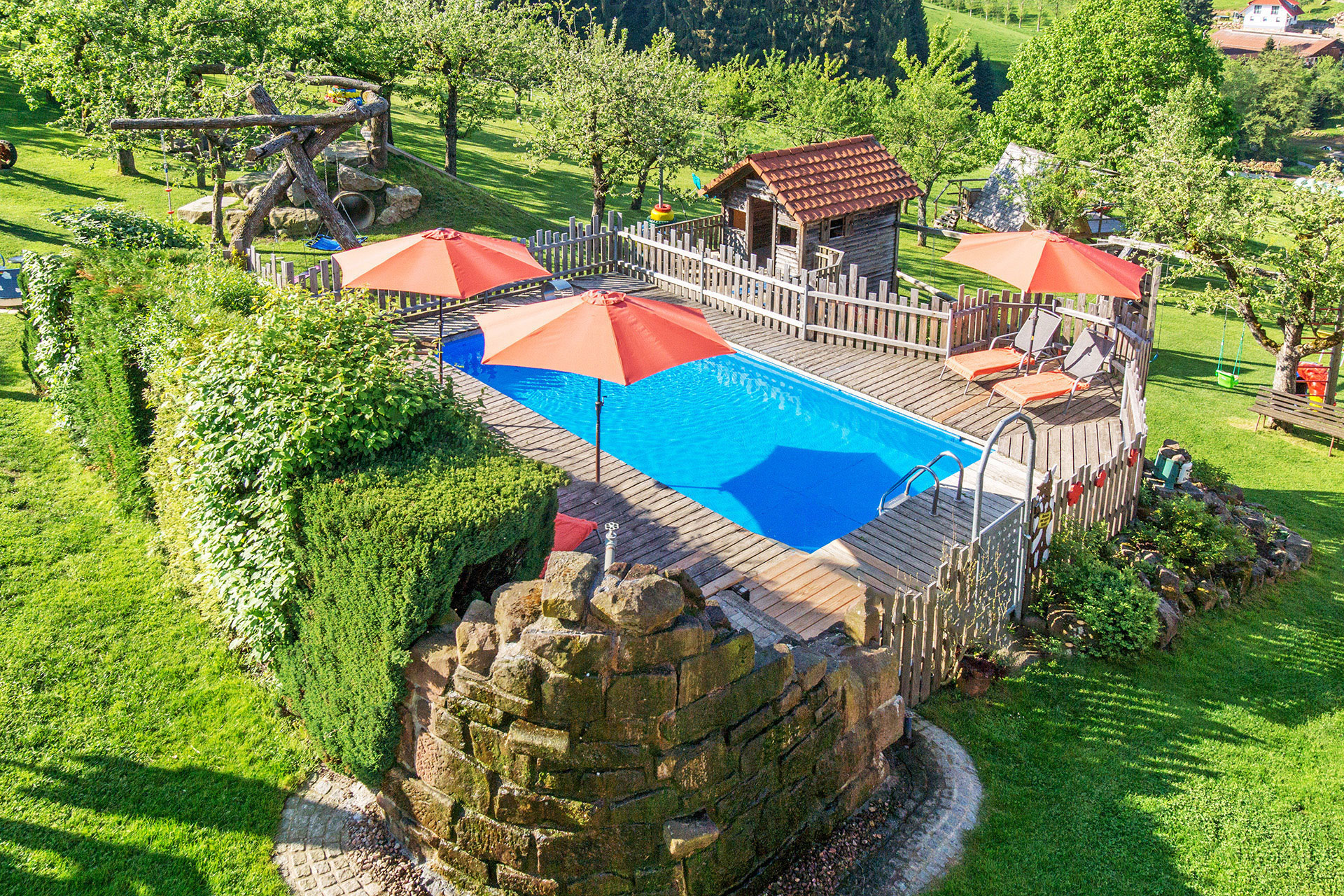 Luftbild älter auf Pool von Grub-Daniel-Hof