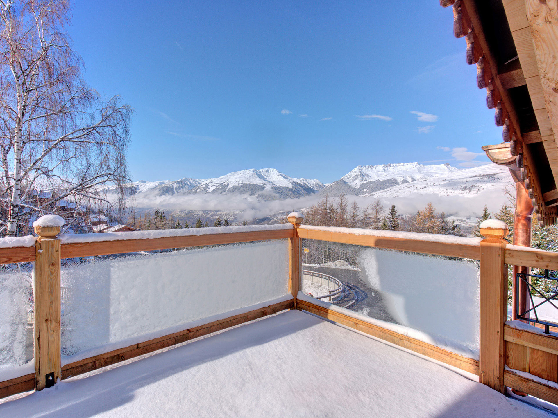Schneebalkon von Ferienimmobilie mit blick auf Mont blanc Massic