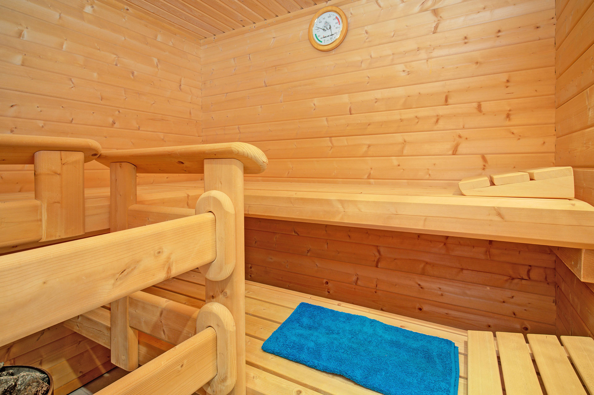 sauna von ferienhaus professionell fotografiert