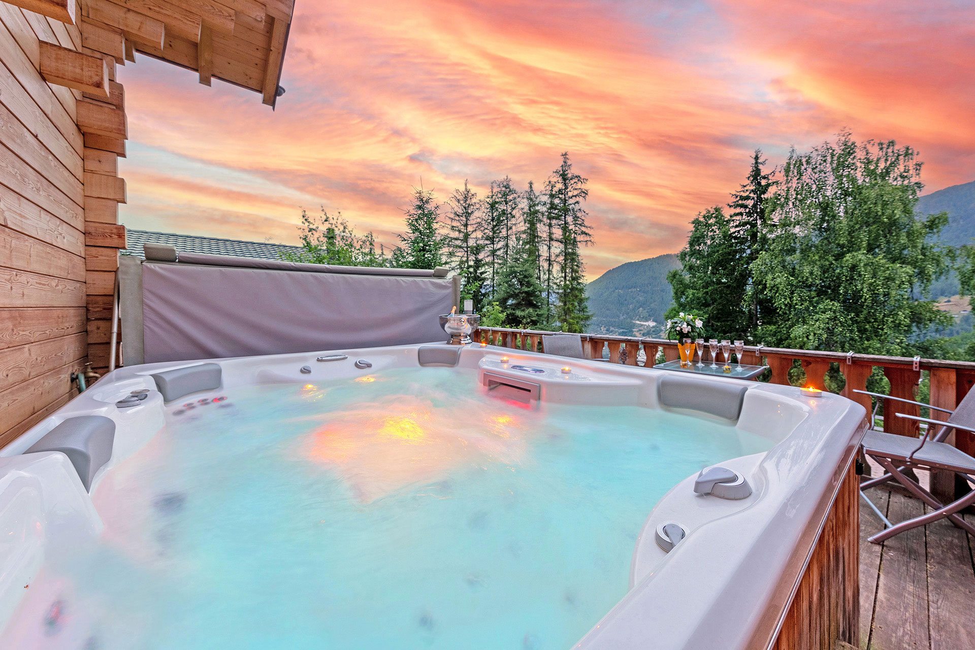 Sonnenuntergang am whirlpool von Chalet Tzoumaz