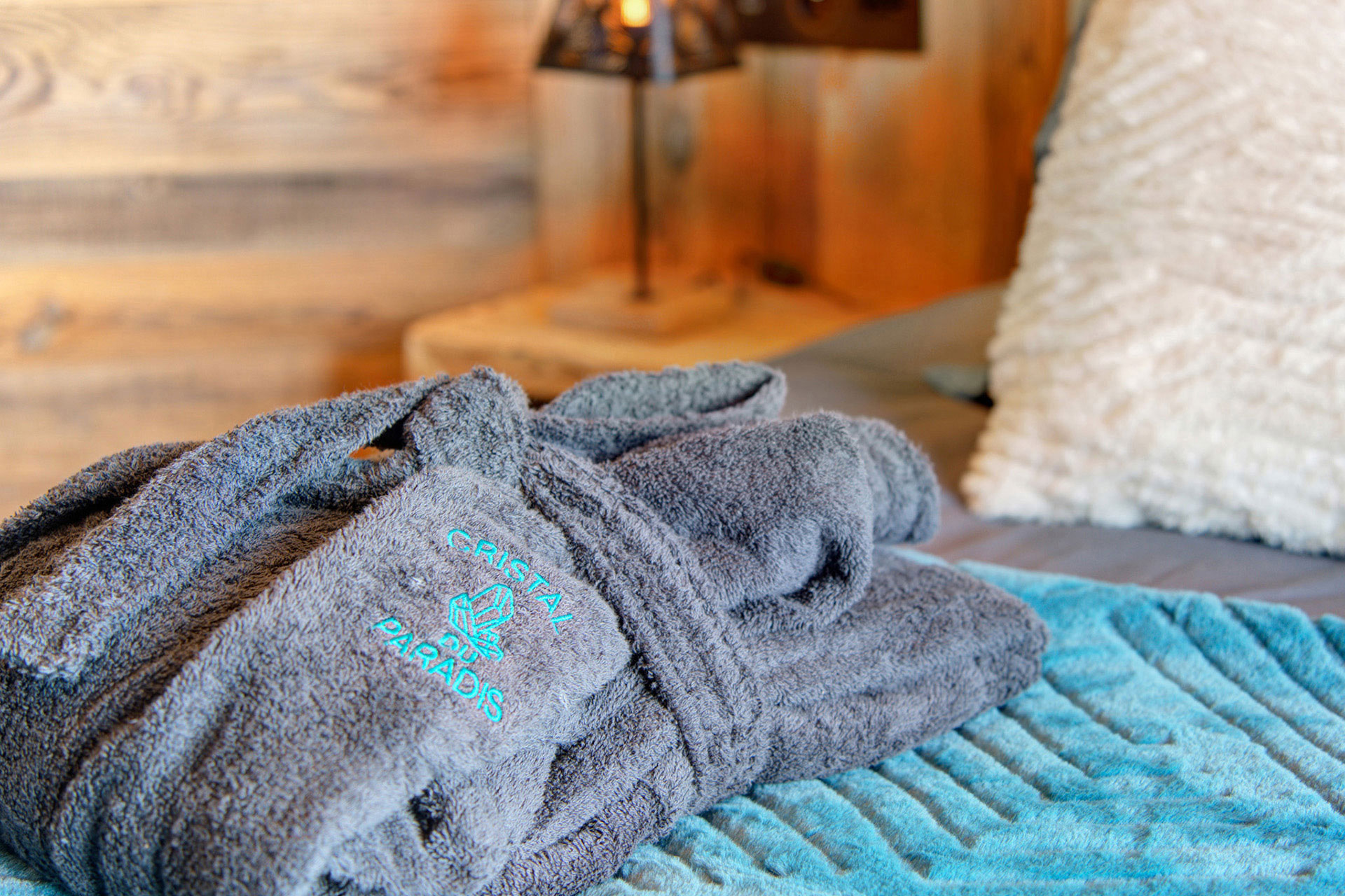 Bademantel mit Logo im Chalet Diamant du Paradis 