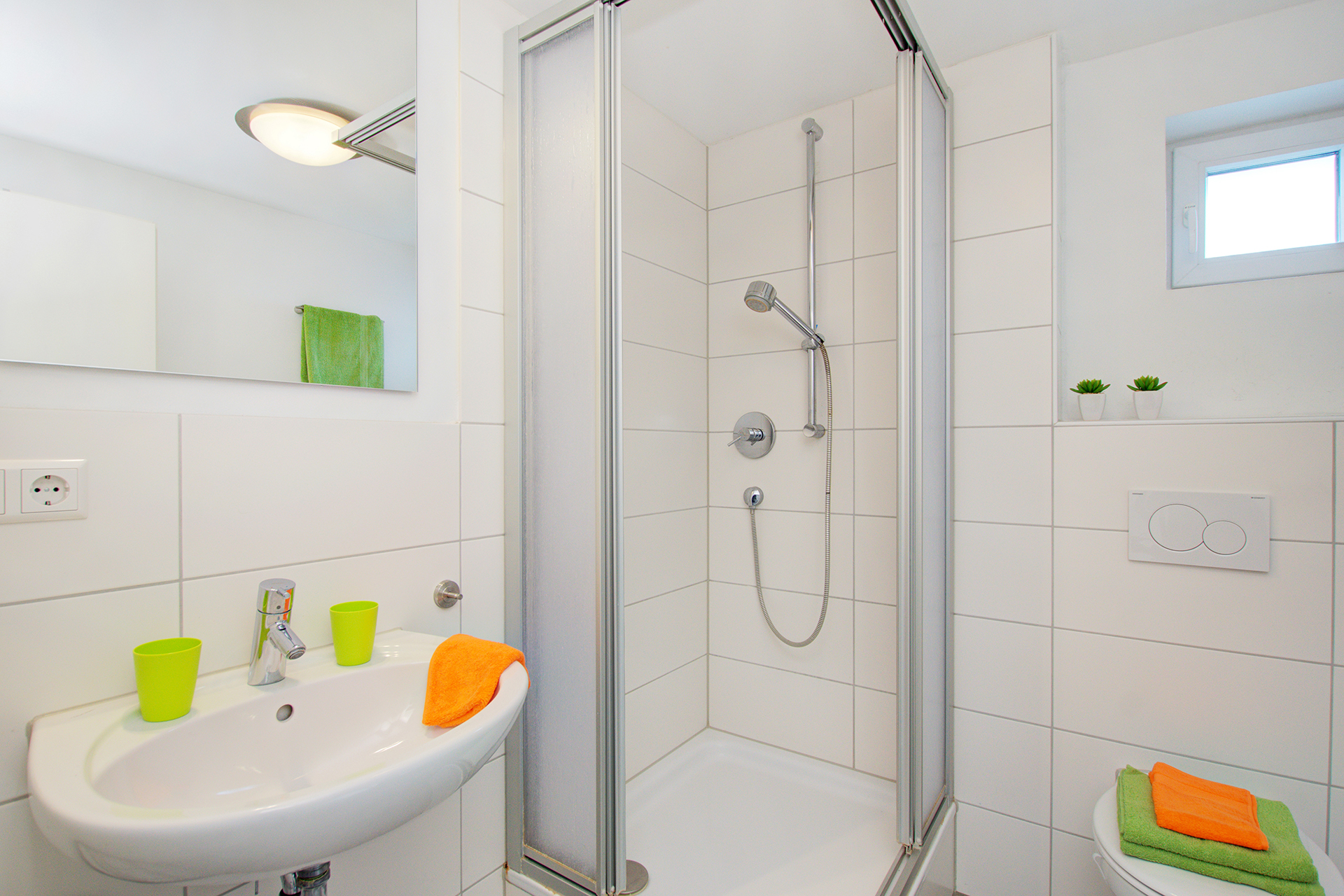 monteurzimmer fotografieren waschbecken und dusch