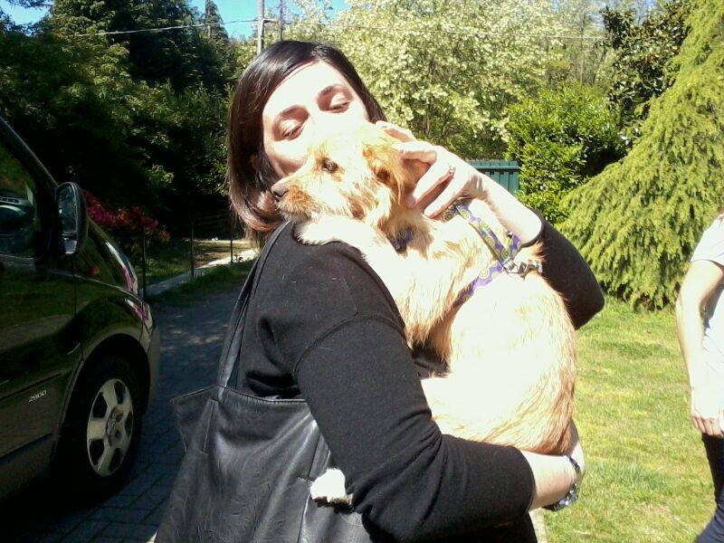 LUISMA en brazos de su nueva mami en Italia.  ¡¡ Suerte pequeñín !! 