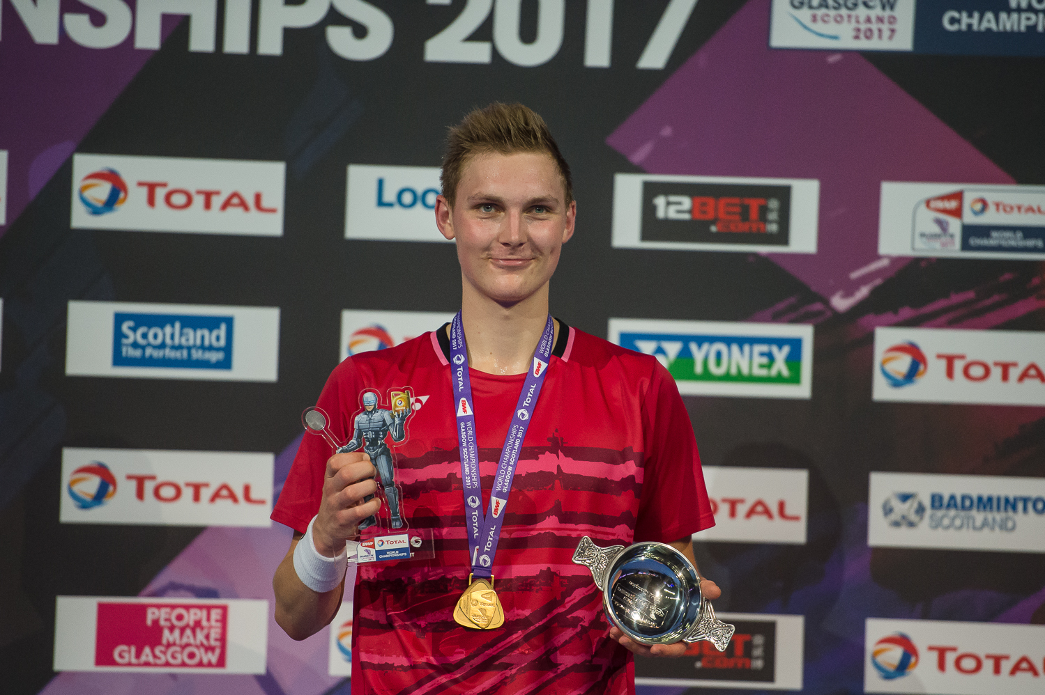 WM Gold für Viktor Axelsen - Badminton News hautnah!