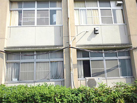 エアコン及び網戸が設置される