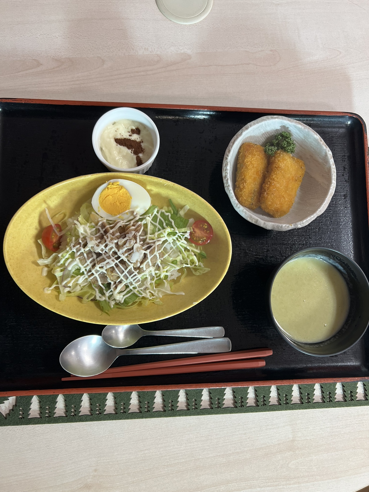 4/5　シシリアンライス　野菜たっぷり豆腐カツ　ブロッコリーのポタージュ、ティラミス
