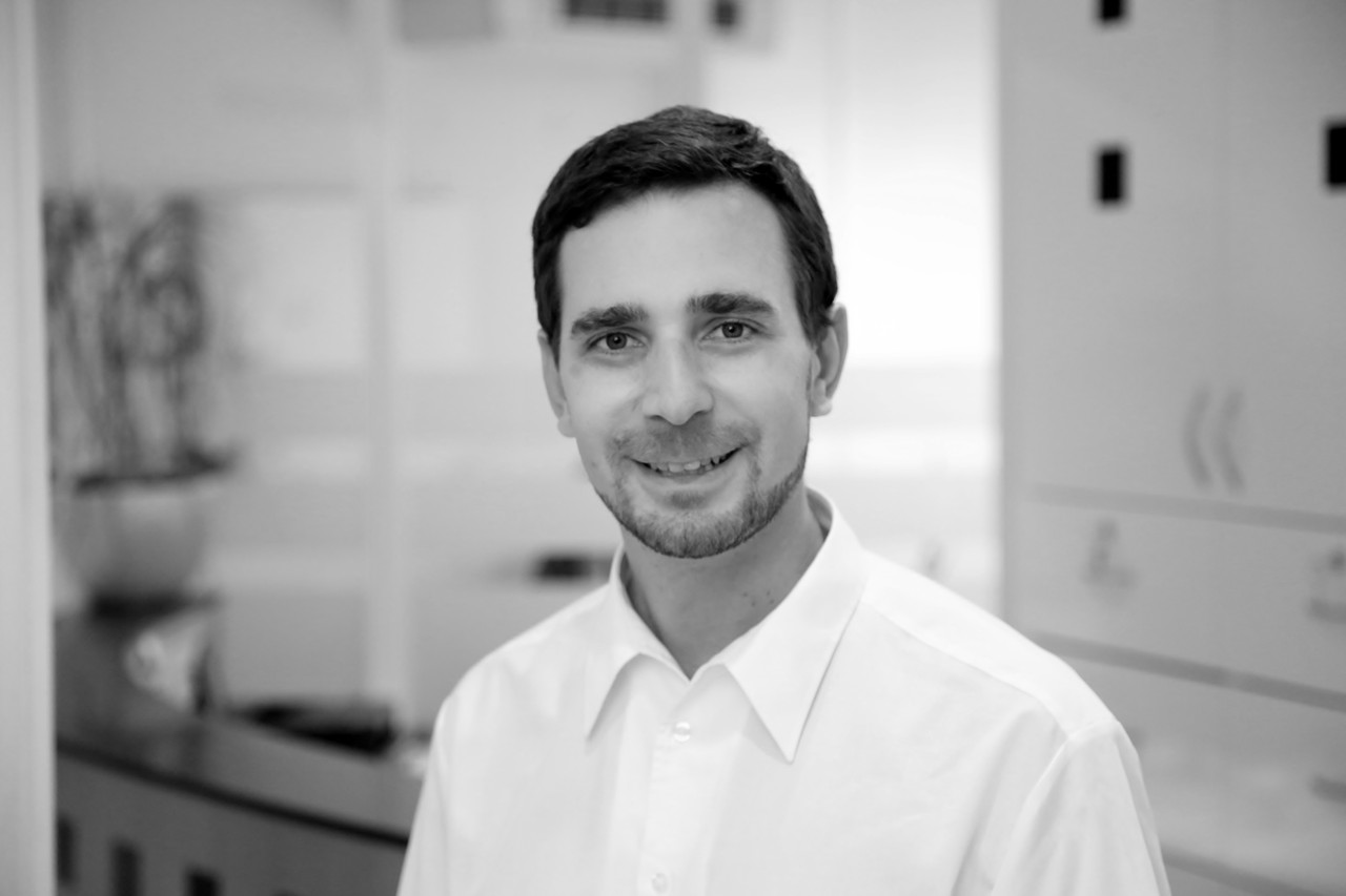 Schmerzlos, ambulant, narkosefrei DERMAforum Zeitung für