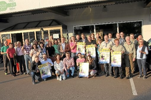 Viele helfende Hände werden beim elften Weinfest des Lions-Clubs Villingen am Samstag, 2. August, in der Villinger Innenstadt wieder mit anpacken. Foto: Heinig
