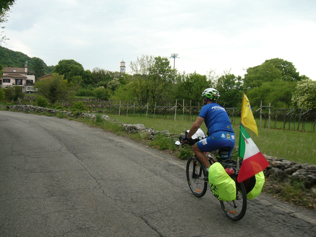 Sulla strada delle Fattorie del Carso verso San Pelagio