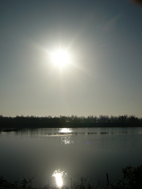 Sorge il sole sulla via delle Valli tra il Po di Levante e l'Adige