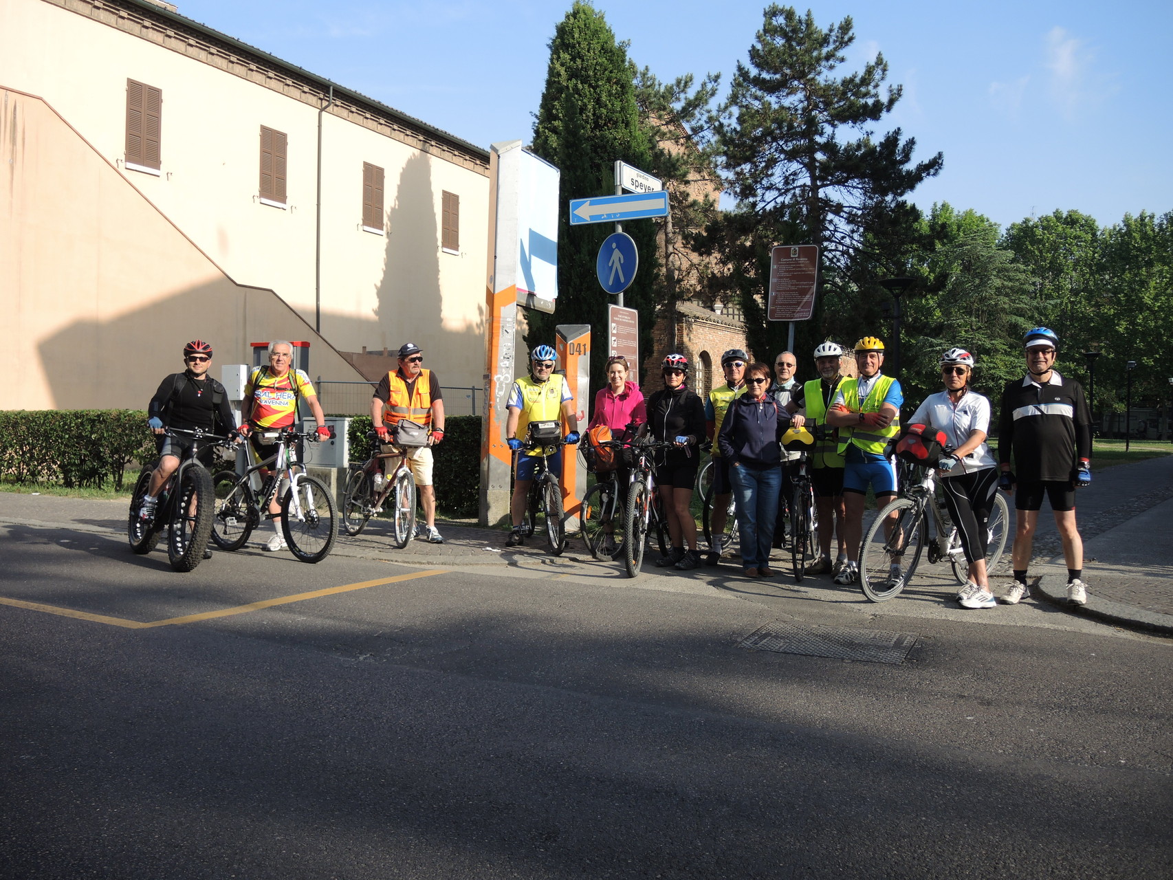 il gruppo alla partenza dai giardini Speyer