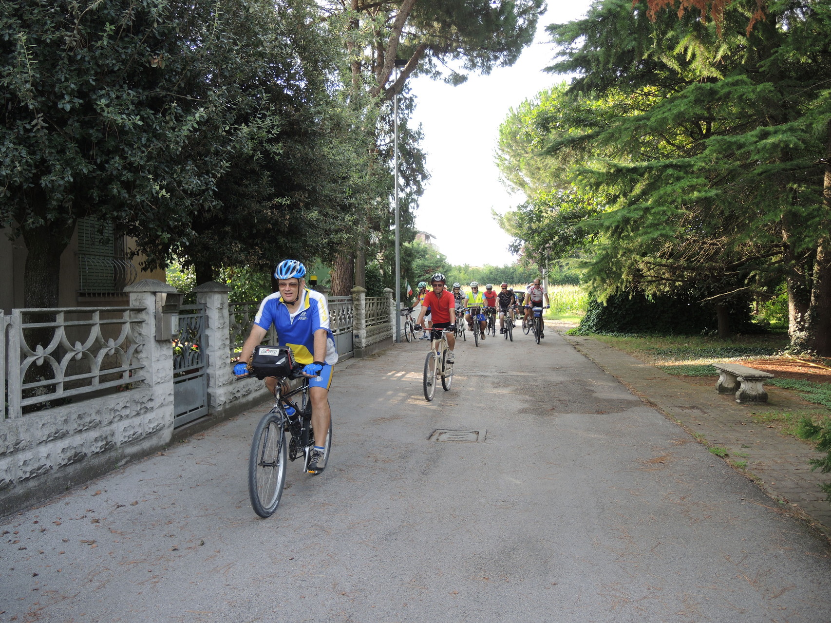 Partenza dalla Osteria del Ciclista di Classe C/O casa Maroni 