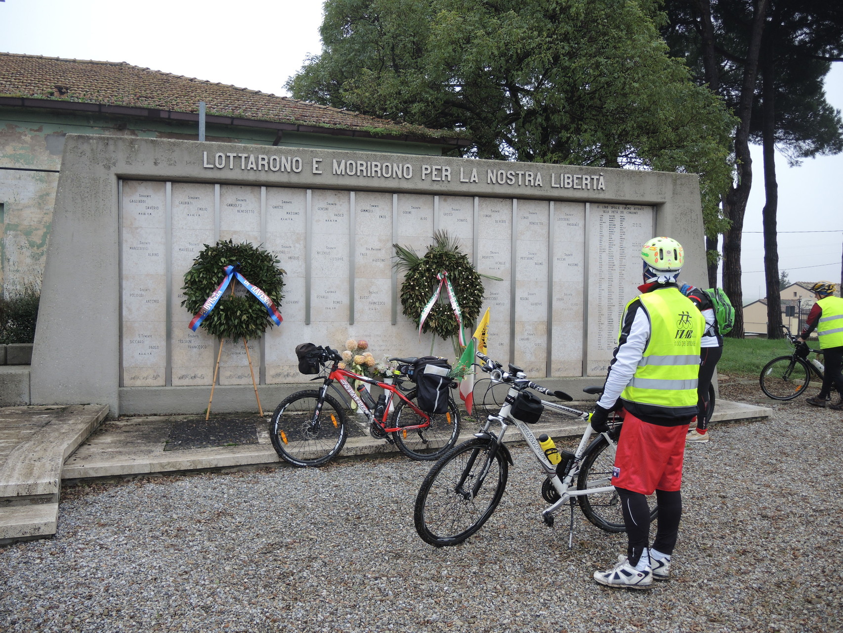 Camerlona Cimitero di Guerra del Gruppo di Combattimento "Cremona", uno dei primi del ricostituito Esercito Italiano