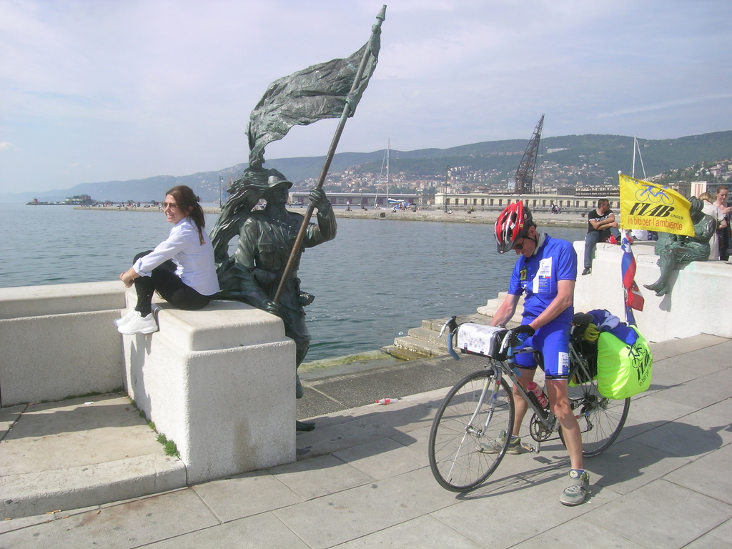 I Bersaglieri arrivano in p.zza Unità d'Italia a Trieste