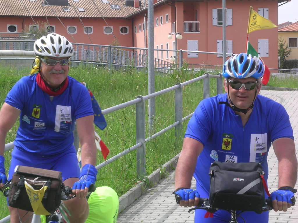 Sulla rampa del ponte ciclopedonale a Precenicco